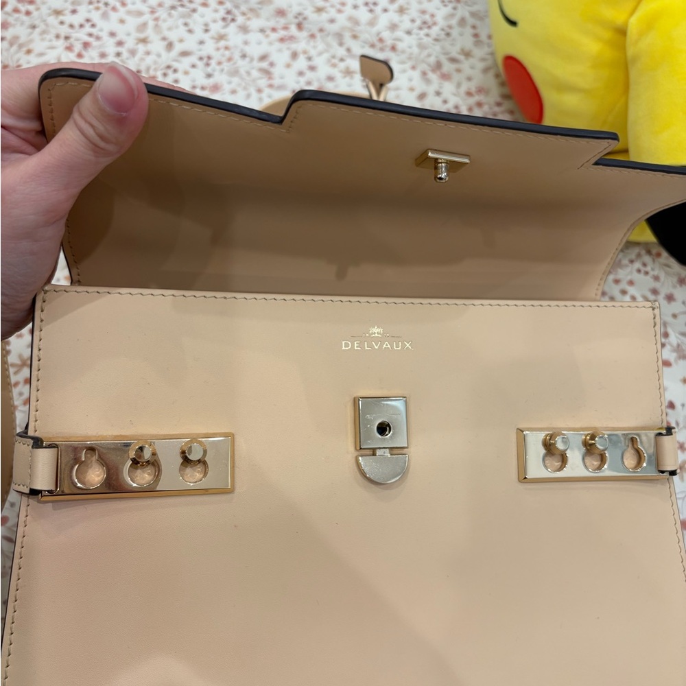 Elegant Classic Leather Bag